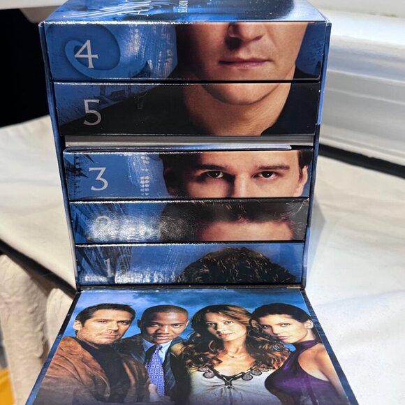 🧛‍♂️✨ RARE Collector’s Edition – Angel: The Complete Series (Limited Edition)🧛 - Picture 15 of 16